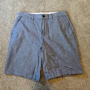 Old Navy Ultimate Slim Flex shorts size 31